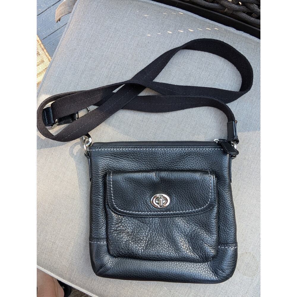 Pebble Leather Black Crossbody with Front Pouch EUC - Picture 2 of 10